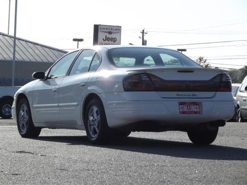 Pontiac Bonneville 2000 photo 3