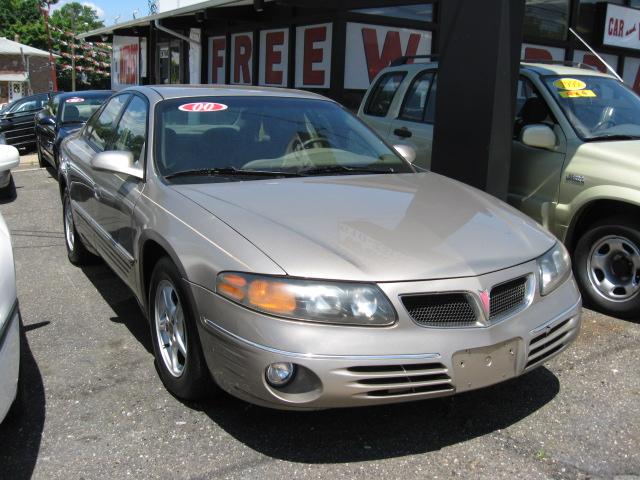 Pontiac Bonneville 2000 photo 2