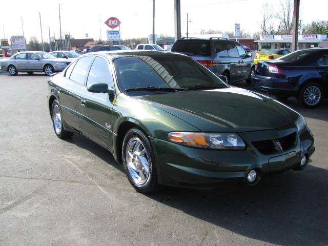 Pontiac Bonneville 2000 photo 1