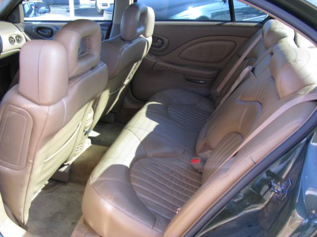 Pontiac Bonneville 2000 photo 5