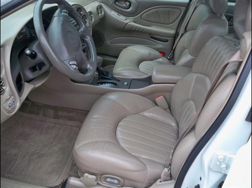 Pontiac Bonneville 2000 photo 3