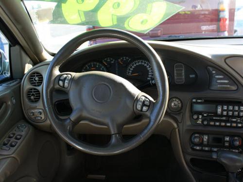 Pontiac Bonneville 2000 photo 2