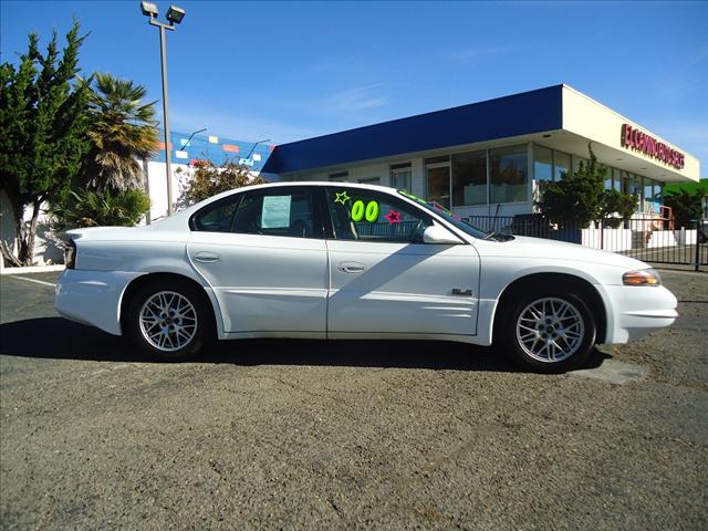 Pontiac Bonneville 2000 photo 1