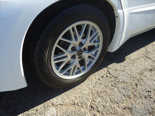 Pontiac Bonneville 2000 photo 3