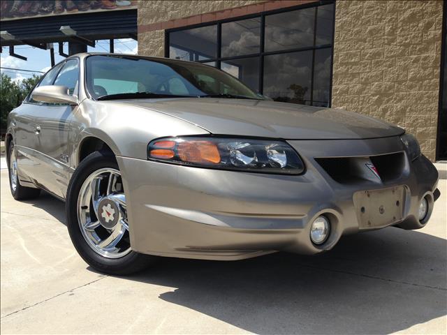 Pontiac Bonneville 2000 photo 1