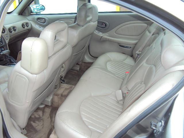 Pontiac Bonneville 2000 photo 3