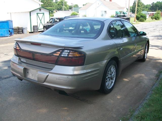 Pontiac Bonneville 2000 photo 2