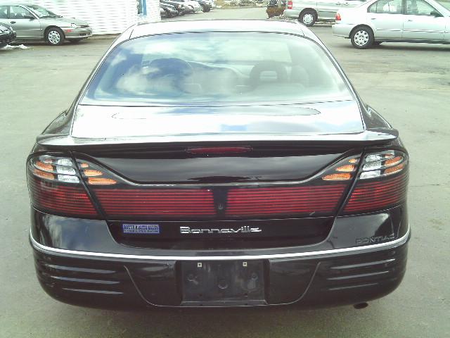Pontiac Bonneville 2000 photo 3