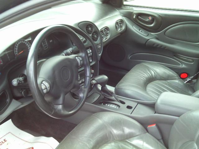 Pontiac Bonneville 2000 photo 4