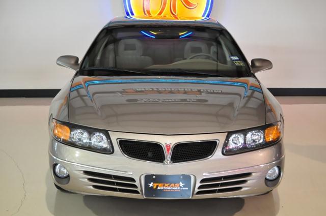 Pontiac Bonneville 2000 photo 2