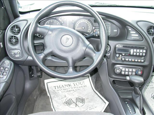 Pontiac Bonneville 2000 photo 1