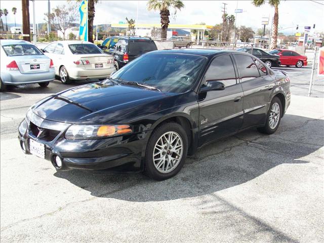 Pontiac Bonneville 2000 photo 2