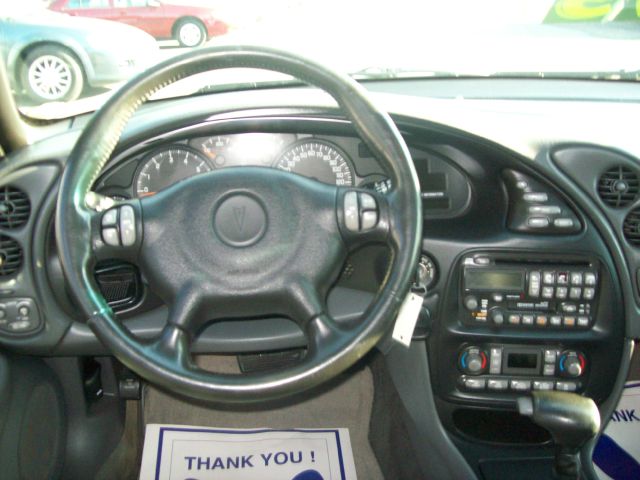 Pontiac Bonneville 2000 photo 3