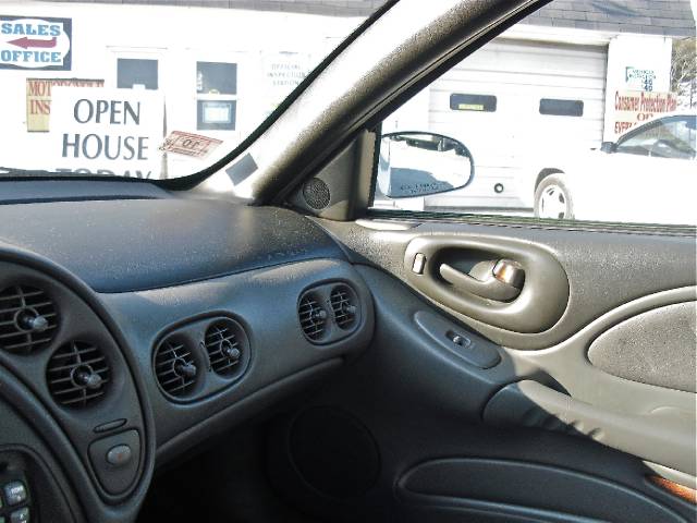 Pontiac Bonneville 2000 photo 4