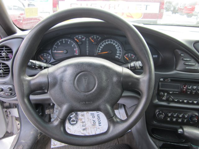 Pontiac Bonneville 2000 photo 1