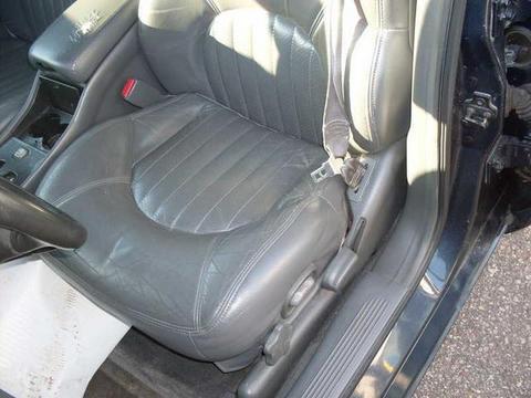 Pontiac Bonneville 2001 photo 3