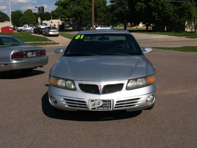 Pontiac Bonneville 2001 photo 1