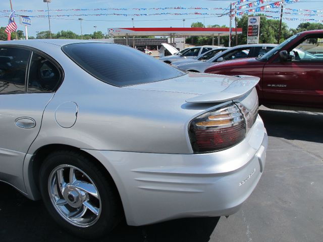 Pontiac Bonneville 2001 photo 2