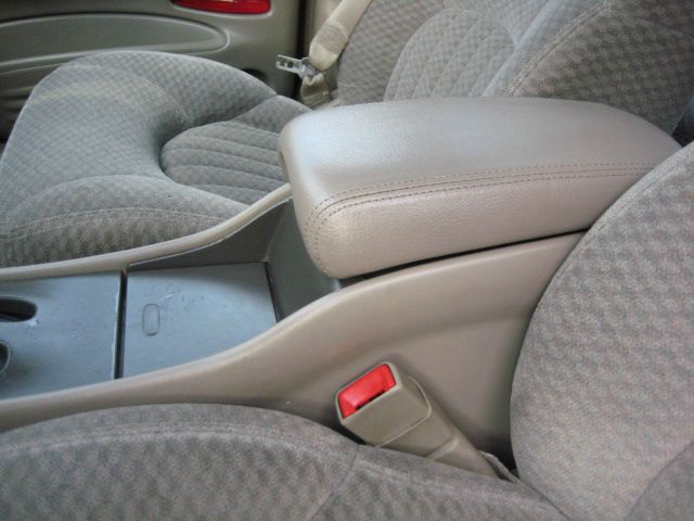 Pontiac Bonneville 2001 photo 26