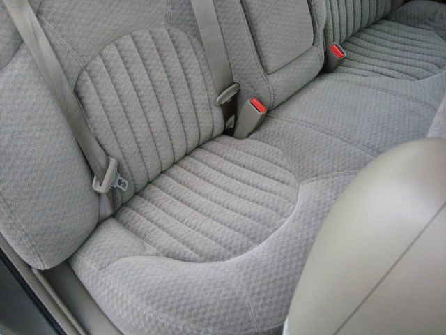 Pontiac Bonneville 2001 photo 3