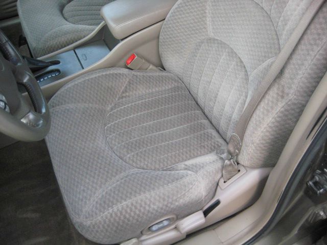 Pontiac Bonneville 2001 photo 31