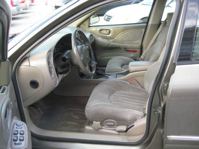 Pontiac Bonneville 2001 photo 33