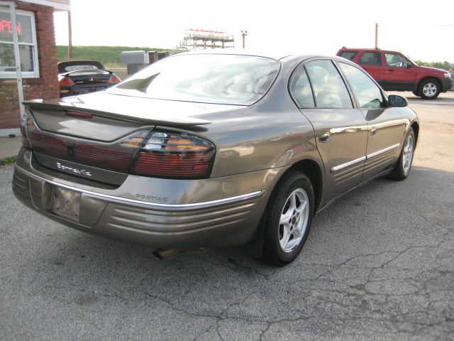 Pontiac Bonneville 2001 photo 8