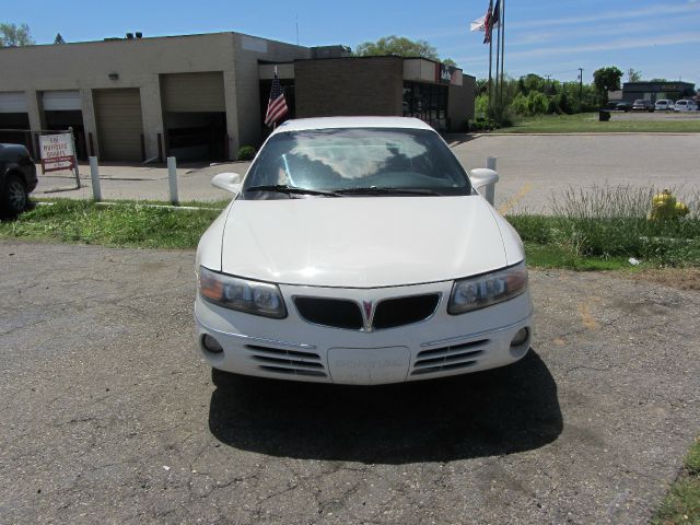 Pontiac Bonneville SE Sedan