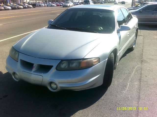 Pontiac Bonneville 2001 photo 1