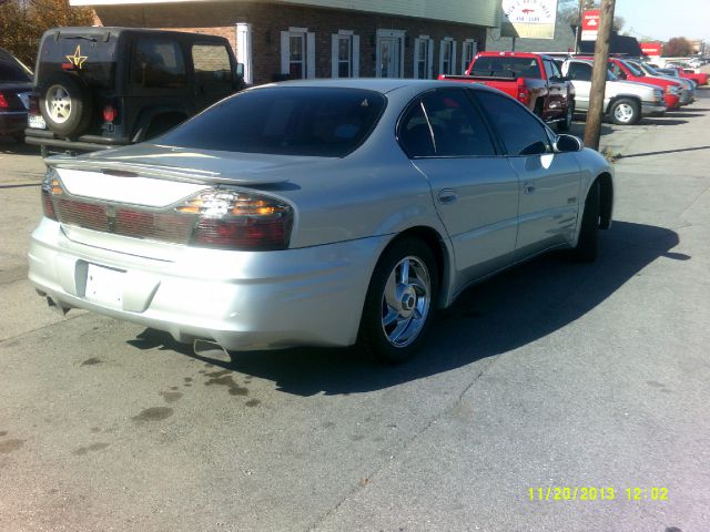 Pontiac Bonneville 2001 photo 3