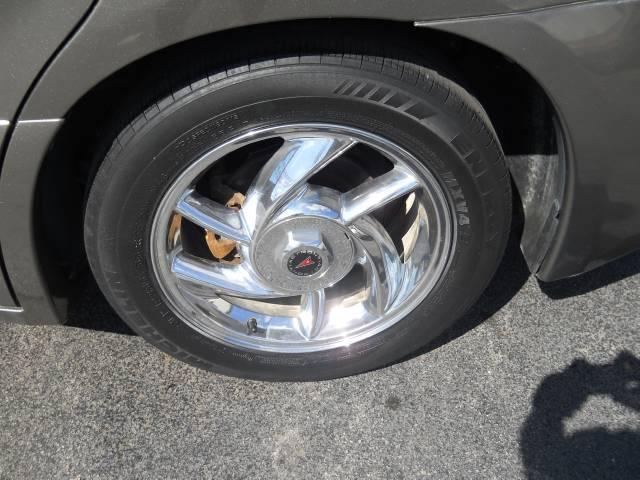 Pontiac Bonneville 2001 photo 4