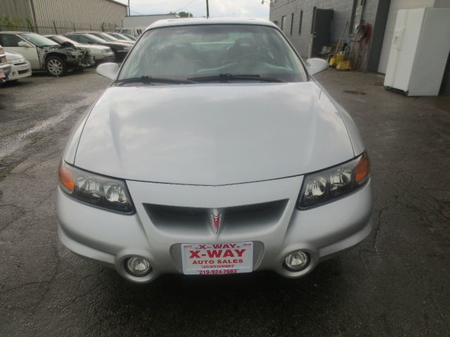 Pontiac Bonneville 2001 photo 3