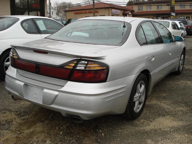 Pontiac Bonneville 2002 photo 2