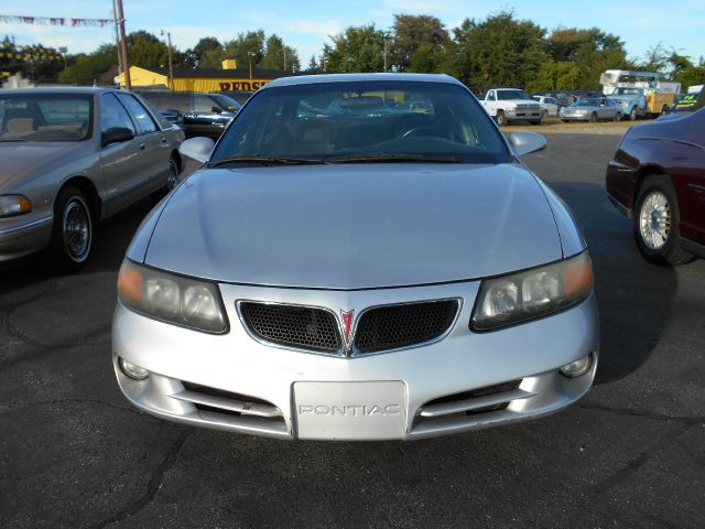 Pontiac Bonneville 2002 photo 2