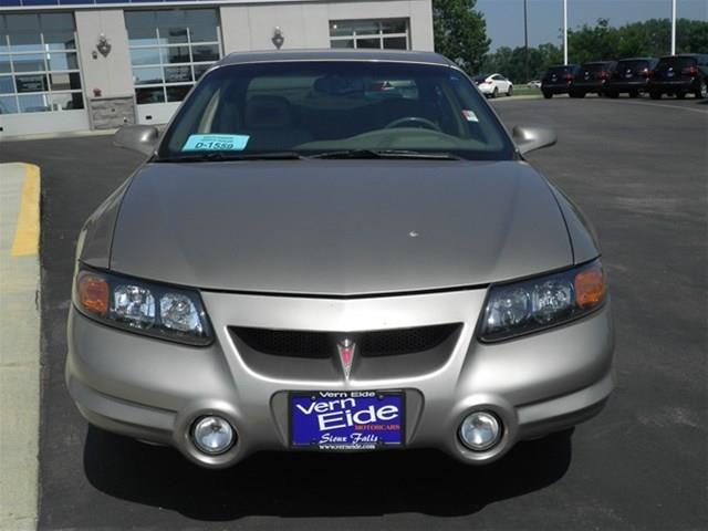 Pontiac Bonneville 2002 photo 1