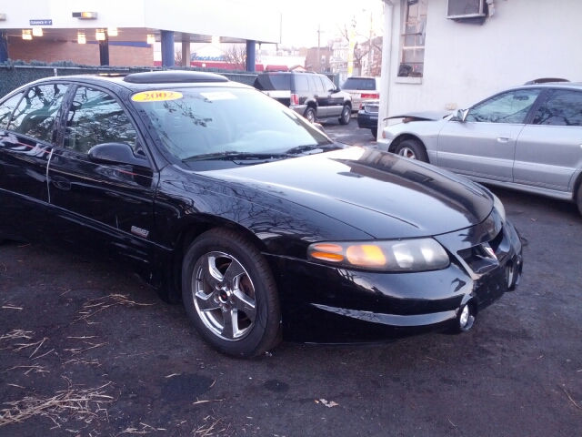 Pontiac Bonneville 2002 photo 2