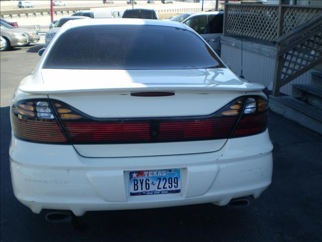 Pontiac Bonneville 2002 photo 3
