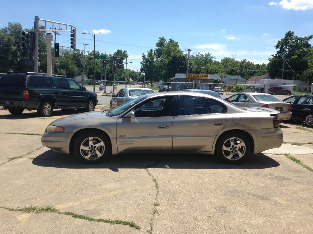 Pontiac Bonneville 2003 photo 1