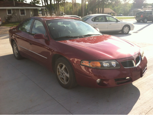Pontiac Bonneville 2003 photo 1