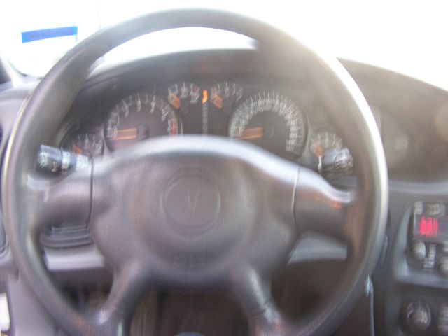 Pontiac Bonneville 2003 photo 1