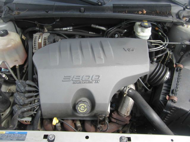 Pontiac Bonneville 2004 photo 1