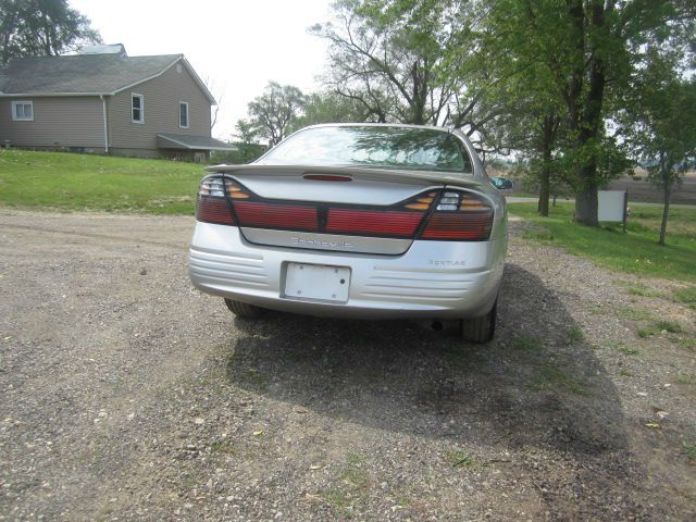 Pontiac Bonneville 2004 photo 4