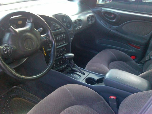 Pontiac Bonneville 2004 photo 2