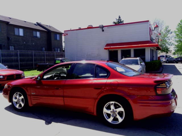 Pontiac Bonneville 2004 photo 9