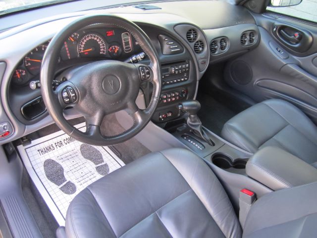 Pontiac Bonneville SE Sedan