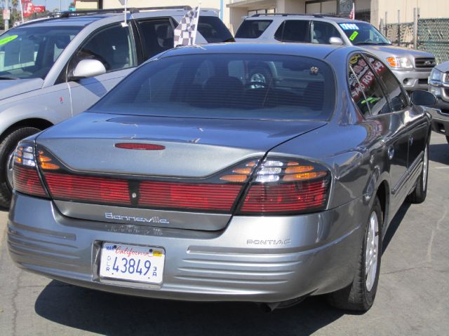 Pontiac Bonneville 2004 photo 2