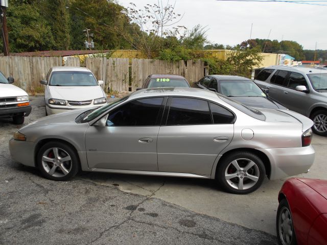 Pontiac Bonneville 2004 photo 1