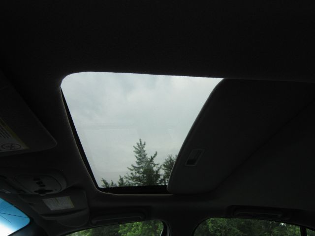 Pontiac Bonneville 2004 photo 3