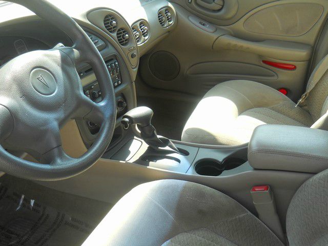 Pontiac Bonneville SE Sedan