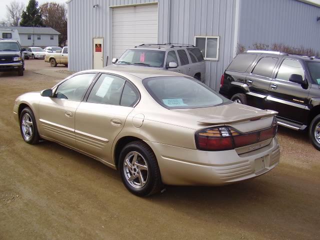 Pontiac Bonneville 2005 photo 3